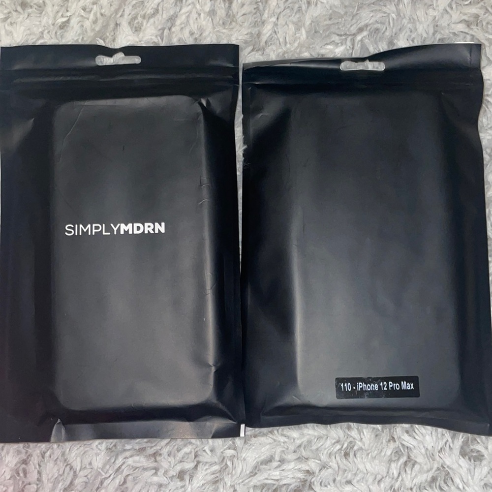 SimplyMdrn Case (2) , iPhone 12 Pro Max, Never used, Joker
